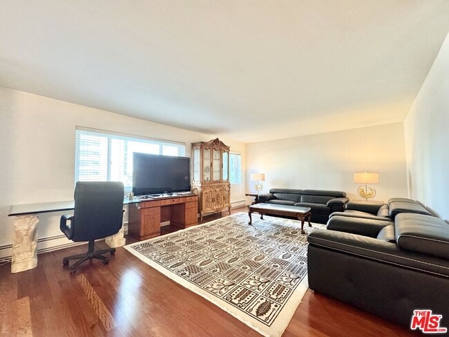 Foto del edificio - 10655 Wilshire Blvd