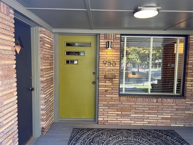 Foto del edificio - 956 Teetshorn St