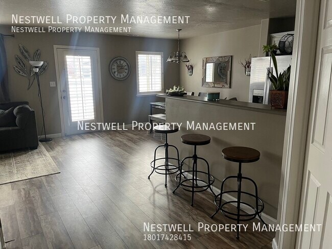 Foto del edificio - Beautiful Townhome in South Jordan. Short ...
