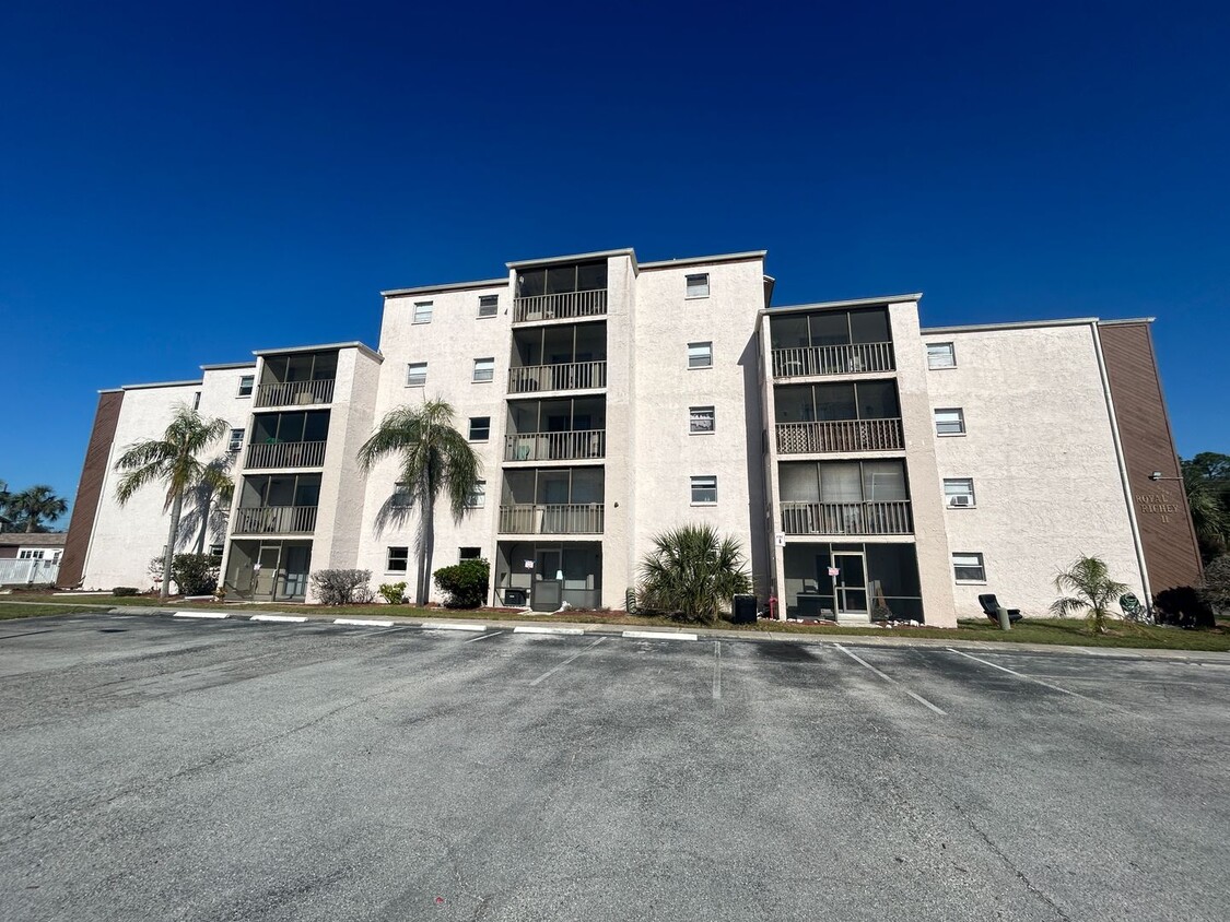 Foto principal - Cozy 1-Bedroom Apartment in Port Richey, F...