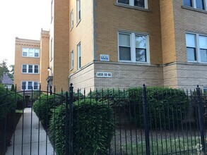Building Photo - 4860 W Warner Ave