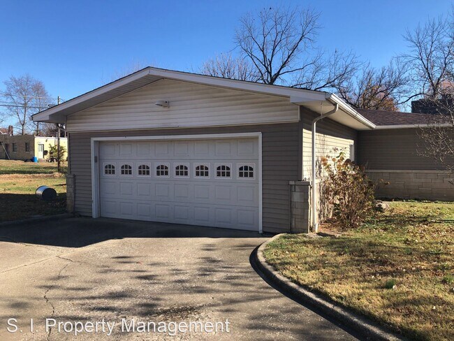 Foto del edificio - 3 br, 2 bath House - 1705 E. Oak