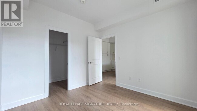 Building Photo - 3240-3240 William Coltson Ave