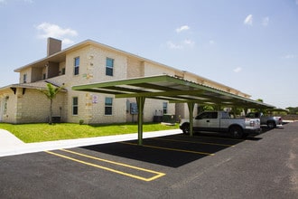 Exterior View 2 - 901 E Redbud Ave