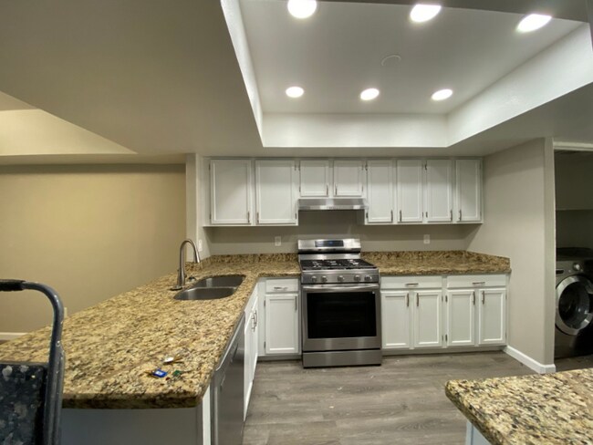 Foto del edificio - 2333 W Garden Dr