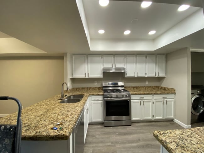 Building Photo - 2333 W Garden Dr