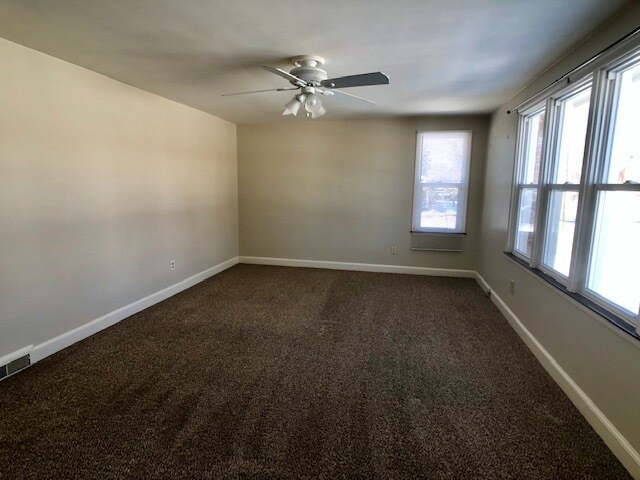 Building Photo - 275 Bartley Ave