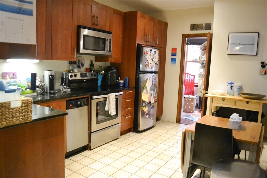Primary Photo - 71 Myrtle St
