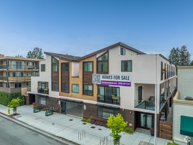 Building Photo - 910 Woodside Rd