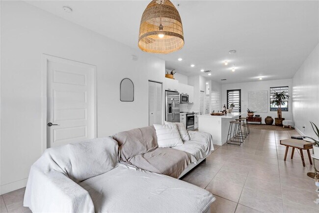 Foto del edificio - Northwest 104th Avenue, Doral, FL 33178 - 3 BR 2 BA condo