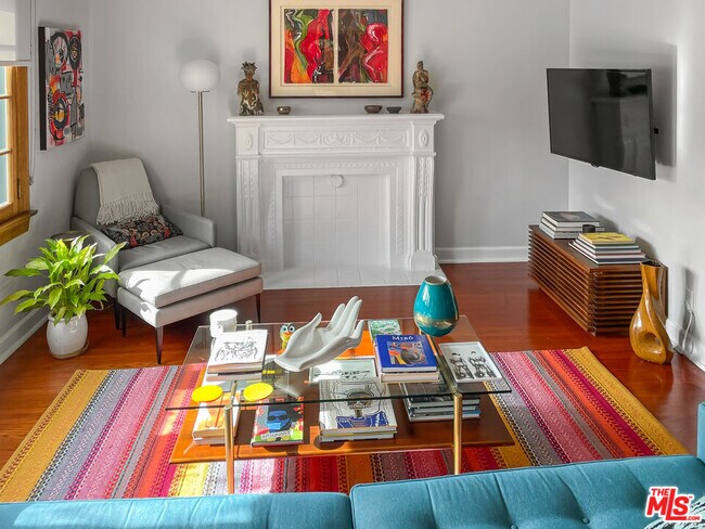 Foto del edificio - 5015 Edgewood Pl