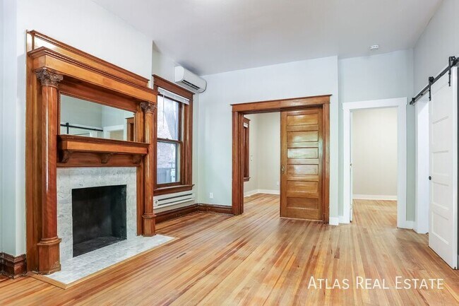 Foto del edificio - 1066 N Clarkson St
