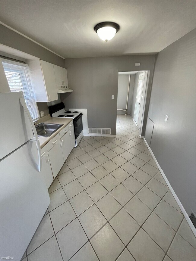 Building Photo - 2 br, 1 bath House - 8902 Thorpe St