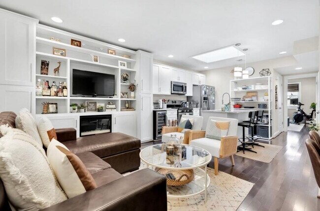 Foto del edificio - 710 Shepherd Rd NW