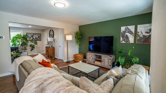 Photo - 480 Troy St House