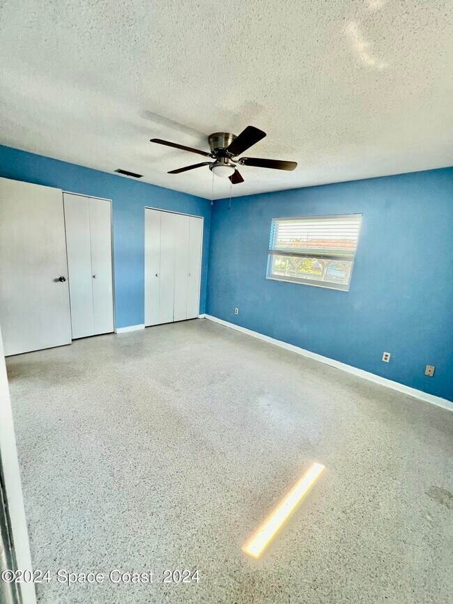 Building Photo - 1570 Tuna St