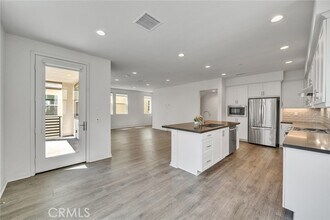 Building Photo - 104 Tenor