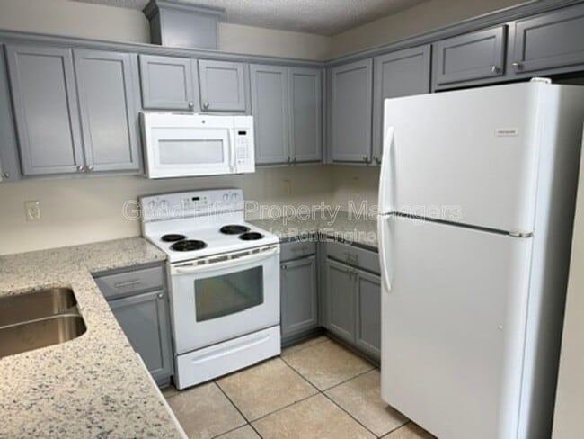 Foto del edificio - 9980 Bowman Ave