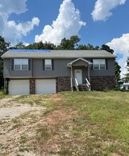 Building Photo - 14209 Haywood Dr