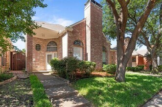 Building Photo - 6016 Willow Wood Ln