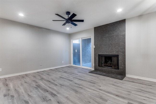 Building Photo - 5142 Amesbury Dr