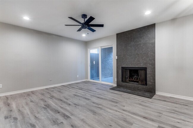 Building Photo - 5142 Amesbury Drive Unit#117, Dallas, Texa...