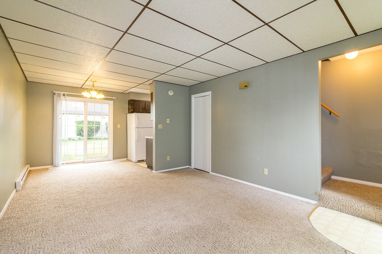 2018 Longyear Ave Unit 1, Marquette, MI 49855 Apartment for Rent in