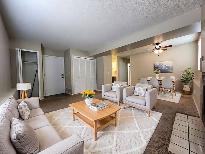 Primary Photo - 2-Bedroom Apartment -Great Location! Limit...