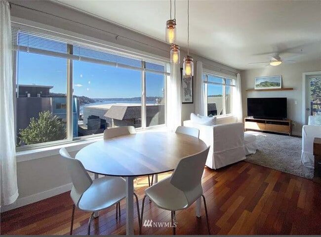 Building Photo - 6219 NE 181st St