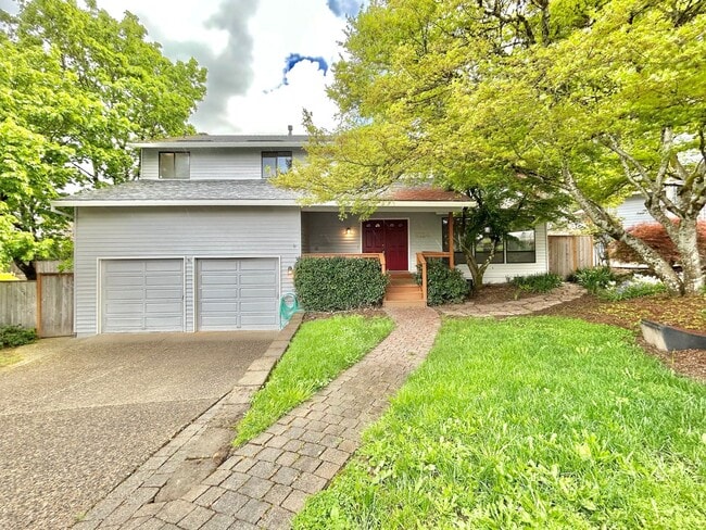 Large 4 Bed, 2.5 Bath House! Landscaping Included! - Large 4 Bed, 2.5 Bath House! Landscaping Included!