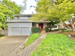 Building Photo - 7134 SW 182nd Ave