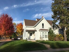 Building Photo - 402 Lincoln Ave