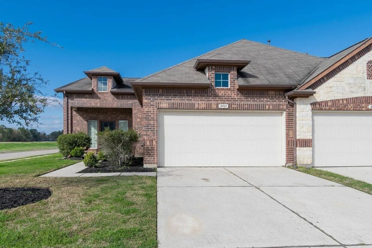 Foto principal - 9707 Tura Dr