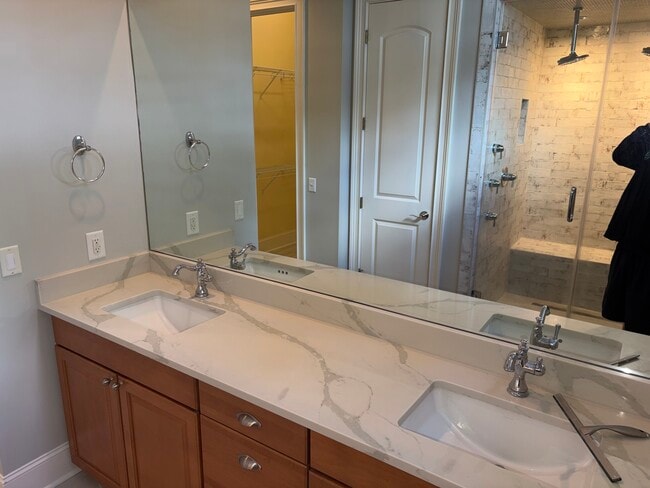 Building Photo - 34 Cobblestone Ct