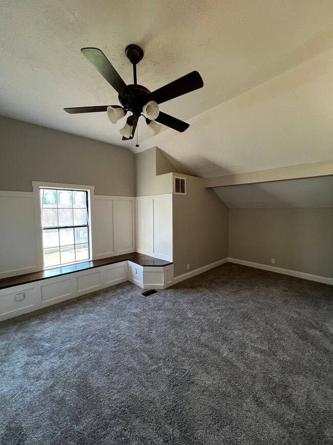 Building Photo - 2572 Exeter Dr