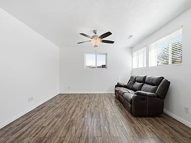 Building Photo - Beautifully remodeled and move in ready, this updated 1-bed, 2-bath condo sits in the heart of do...