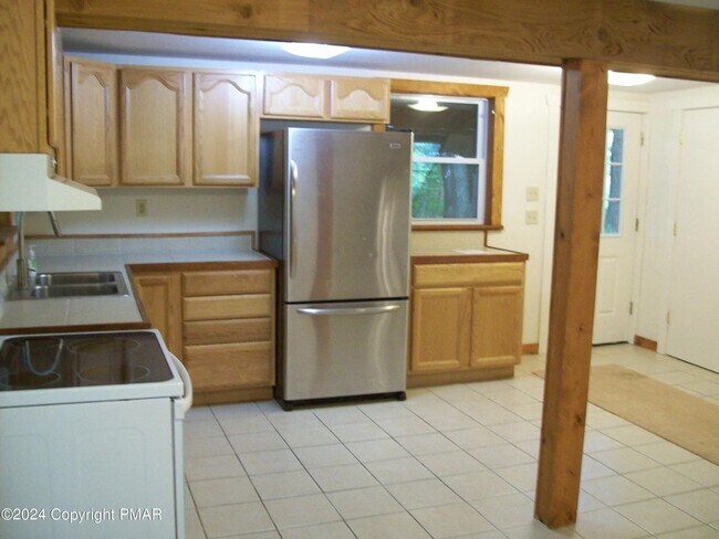 Foto del edificio - 5239 Goldenrod Ave