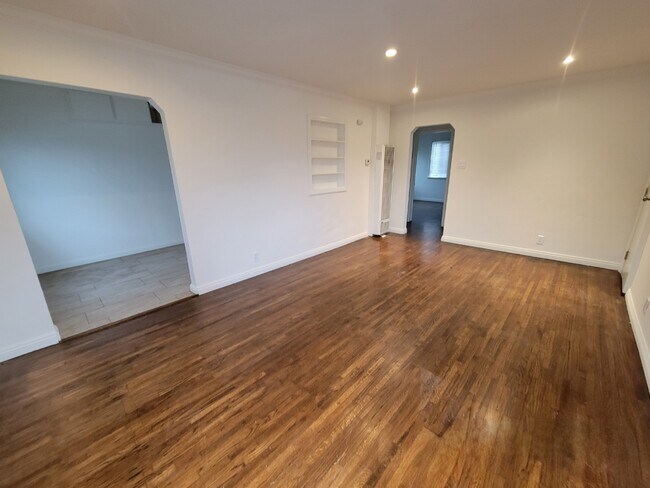 Building Photo - 3313 W 133rd St