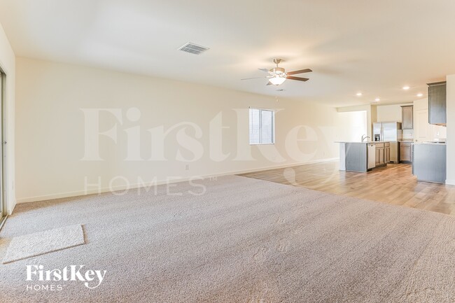 Building Photo - 1024 W 20th St