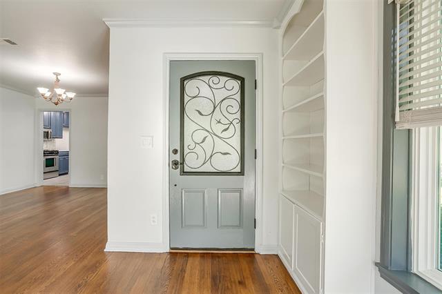Foto del edificio - 6437 Rosemont Ave