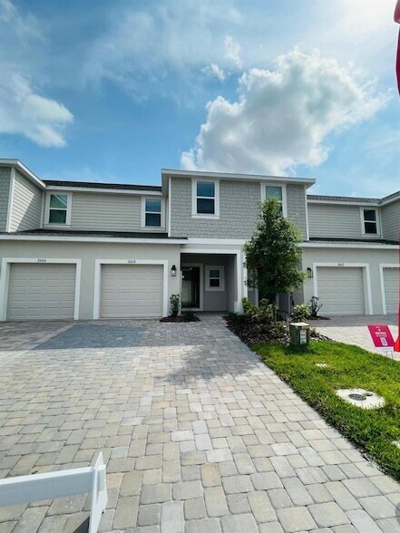 Primary Photo - 2608 Penguin Boulevard