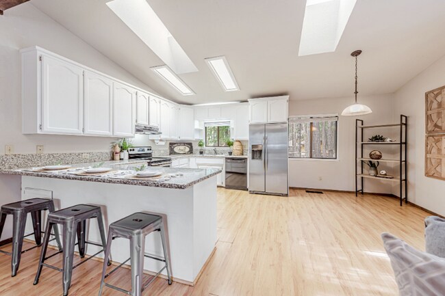 Foto del edificio - 5603 Sierra Springs Dr