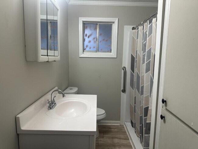 Building Photo - 5843 Memphis St