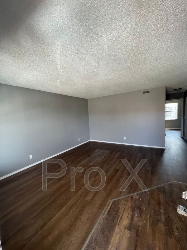 Building Photo - 1021 S St Louis Ave