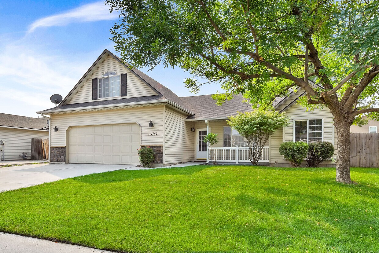 Foto principal - 11793 Shelburne St