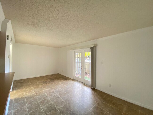 Foto del edificio - Mono Studio For Rent