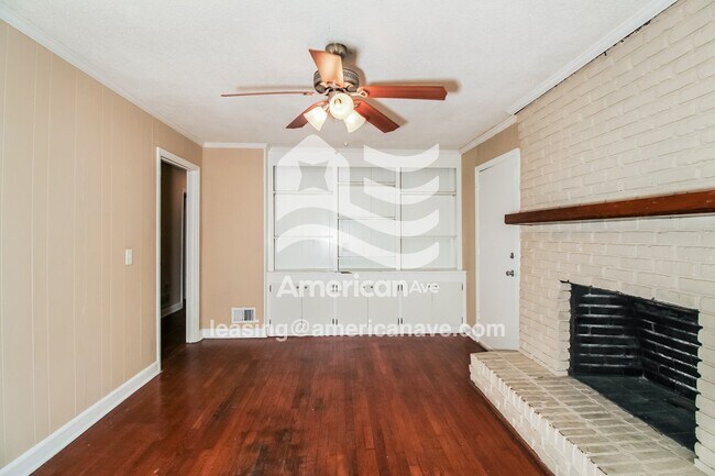 Foto del edificio - 2012 Woodtrail Dr