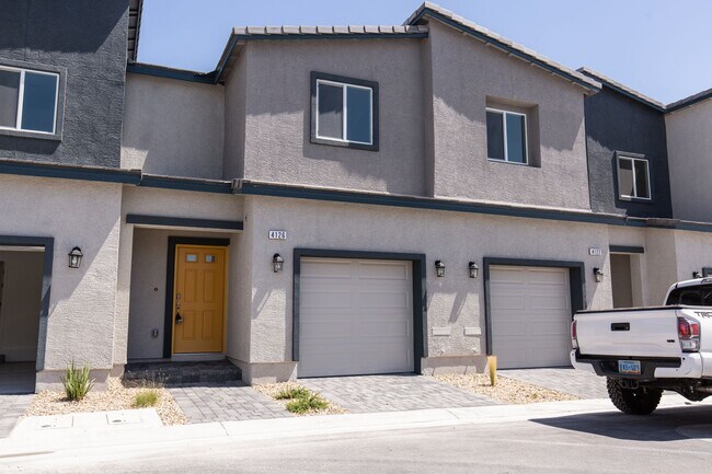 Foto del edificio - Newer 3 bedroom townhome