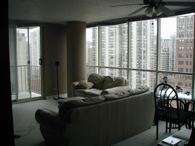 Foto del edificio - 1212 N La Salle Dr