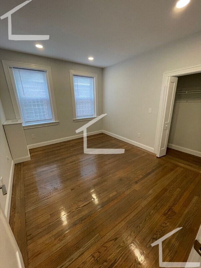 Foto del edificio - RENOVATED 1 BED/1 BATH IN FENWAY, LAUNDRY IN-UNIT!!!